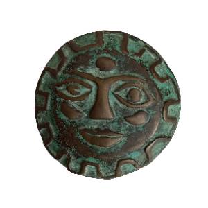 sem título, 2013 Série Invenções Tridimensionais Medalhão em bronze patinado 11 cm de diâmetro