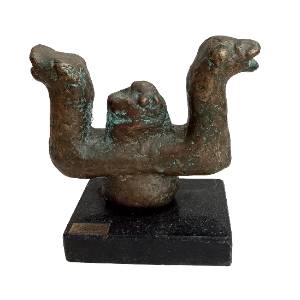 sem título, s/d. Série Invenções Tridimensionais Escultura em bronze 17 x 19 x 9 cm